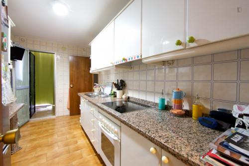 Adorable single bedroom in a 4-bedroom apartment in Parque Azahara - Gallery - 18