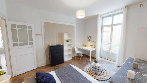 Elegant double bedroom not far from the ESMA