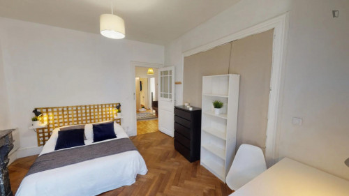 Elegant double bedroom not far from the ESMA
