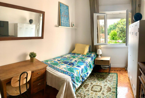 Charming single bedroom in Restelo neighbourhood