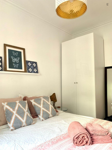 Nice double bedroom next to Jardim da Torre de Belém