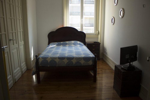 Cozy double bedroom in São Sebastião