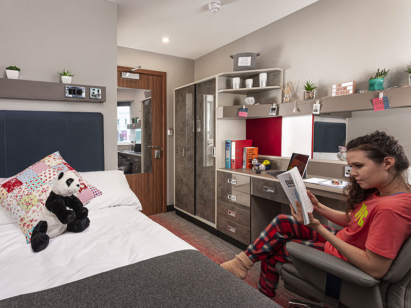  Gold En-Suite Serviced Flat  -  Talbot Street  - Gallery -  1