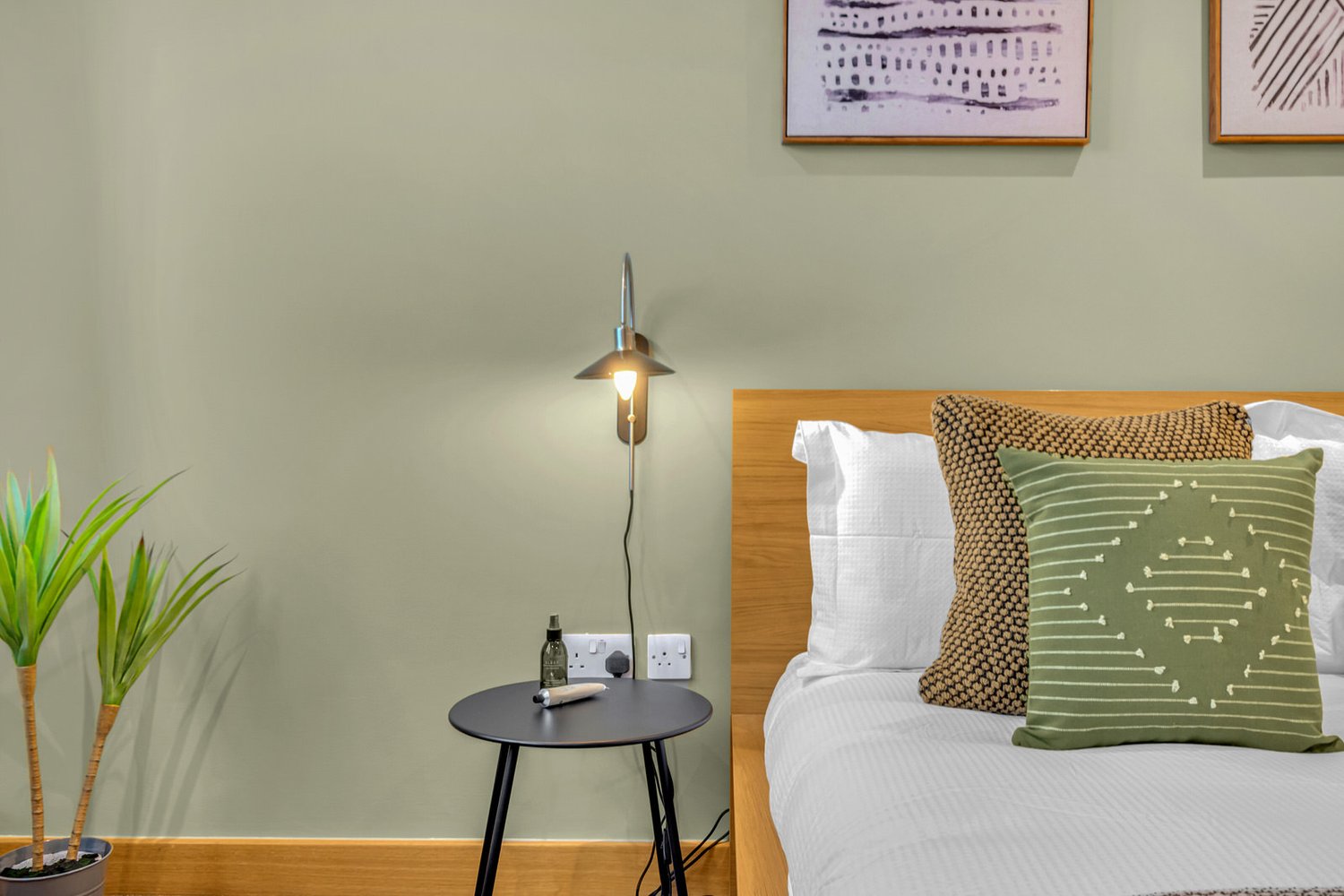  2 Bed, 2 Bath  -  Pond Street  - Gallery -  15