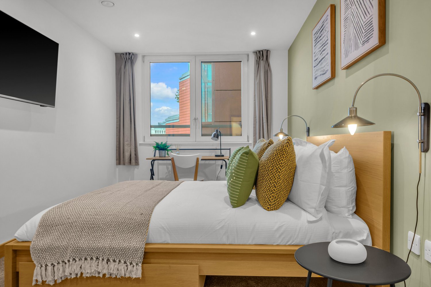  2 Bed, 2 Bath  -  Pond Street  - Gallery -  1