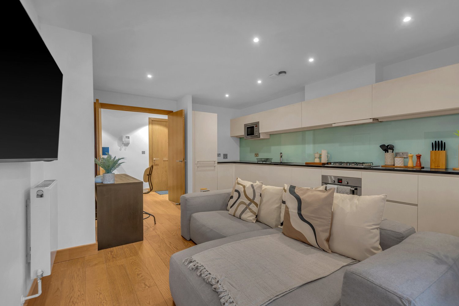  2 Bed, 2 Bath  -  Pond Street  - Gallery -  3