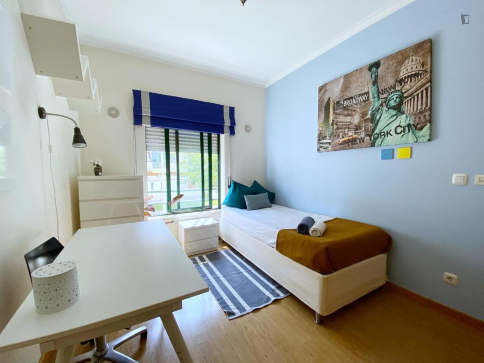 Nice Single Bedroom Close To Barreiro Technology College - 1