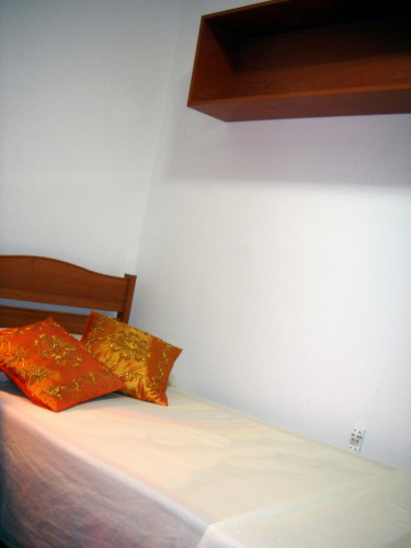 Well-equipped double bedroom in the centre of Salamanca  - Gallery -  5