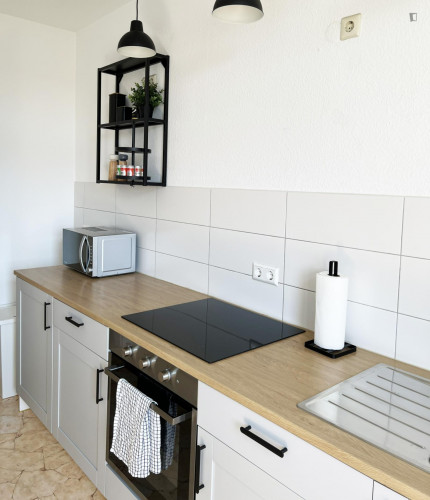 Welcoming and spacious apartment close to Hubbrücke Magdeburg - Gallery - 6