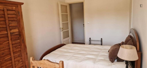 Lovely double bedroom next to Instituto Superior Técnico