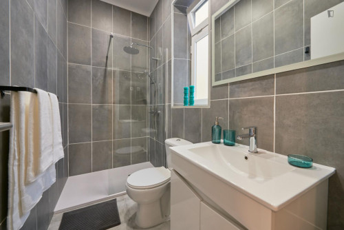 Lovely double bedroom not far from Instituto Superior Técnico  - Gallery -  5