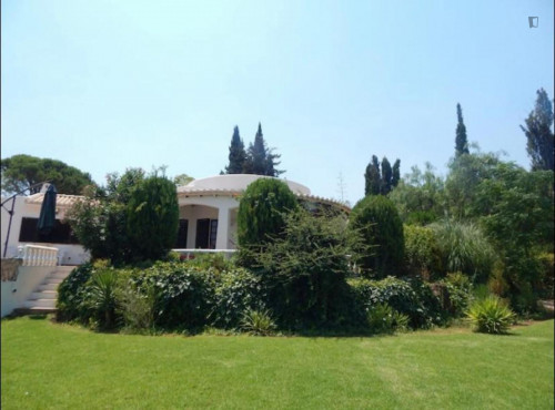 Amazing 3-bedroom flat with a swimming pool and a fantastic outdoor space