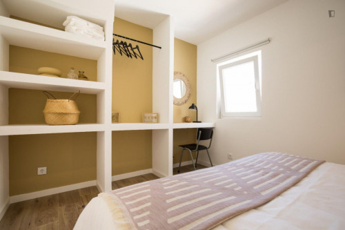 Double bedroom in 5-bedroom house - Gallery - 23