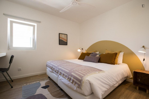 Double bedroom in 5-bedroom house - Gallery - 13