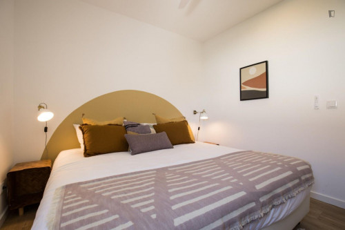 Double bedroom in 5-bedroom house - Gallery - 24