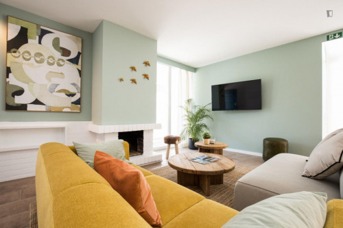 Double bedroom in 5-bedroom house - Gallery - 16