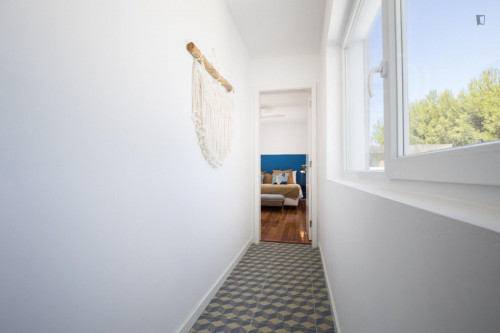 Double bedroom in 5-bedroom house - Gallery - 9