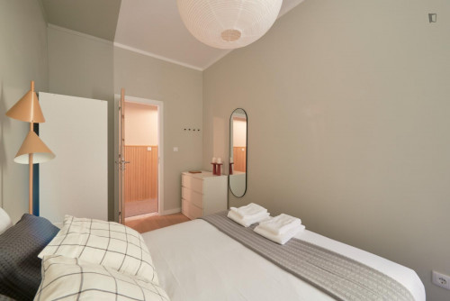 Decent double bedroom close to Mercado de Arroios  - Gallery -  5