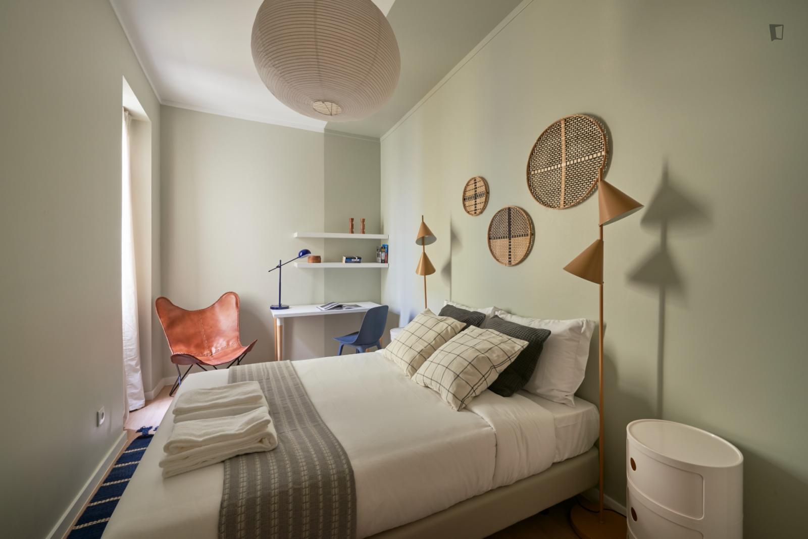  Decent Double Bedroom Close To Mercado De Arroios  -  Decent double bedroom close to Mercado de Arroios  - Gallery -  1