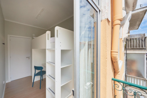 Cool single bedroom near Mercado de Arroios