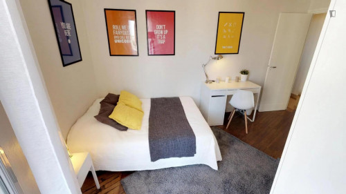 Comfy double bedroom close to the Université Fédérale Toulouse Midi-Pyrénées
