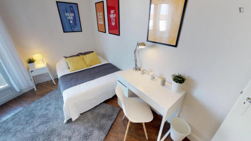 Comfy double bedroom close to the Université Fédérale Toulouse Midi-Pyrénées