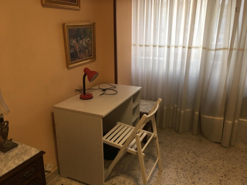 Inviting single bedroom in central Salamanca - Gallery - 13