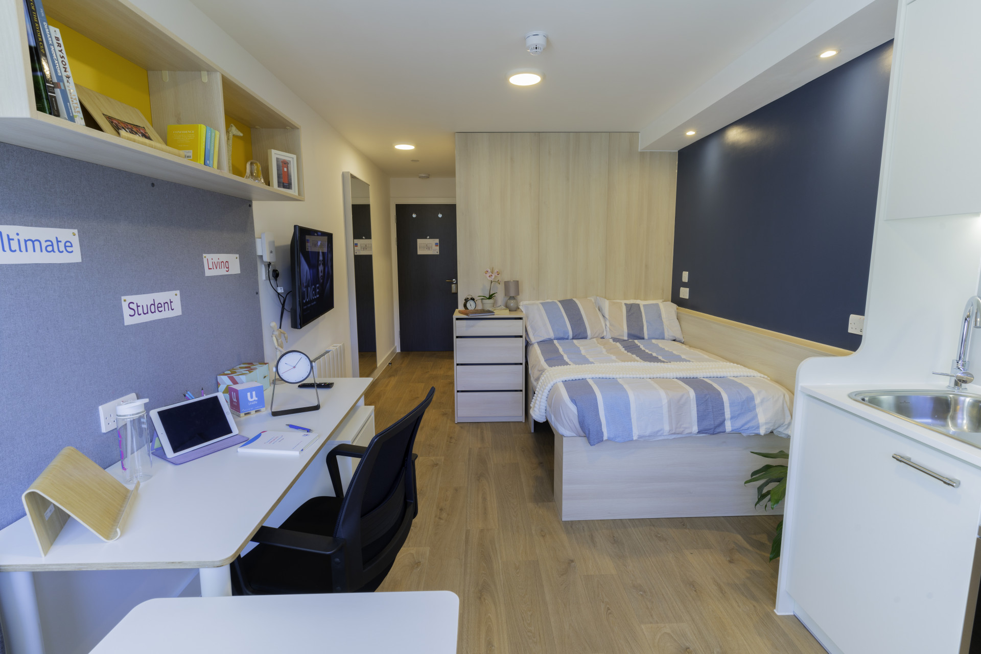  Premium VIP  -  Riverside House  - Gallery -  1