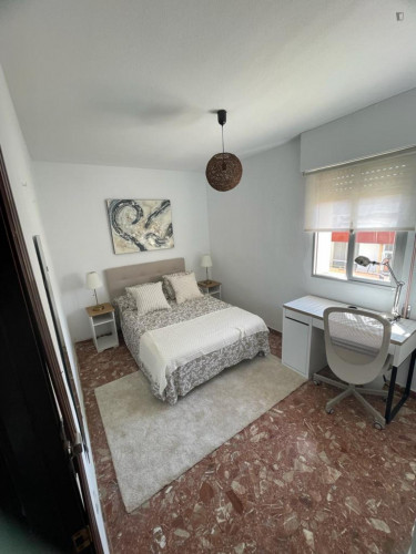 Lovely double bedroom in Málaga close to Guadalmedina river