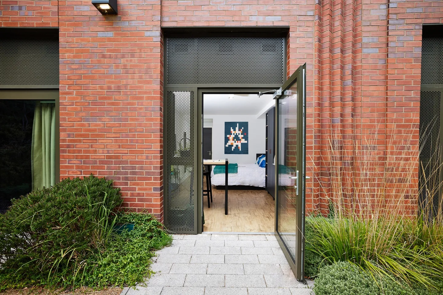  Classic Courtyard - 51 Weeks - 4 Instalments  -  Pebble Mill  - Gallery -  1