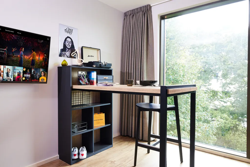  Classic Plus  -  Pebble Mill  - Gallery -  4