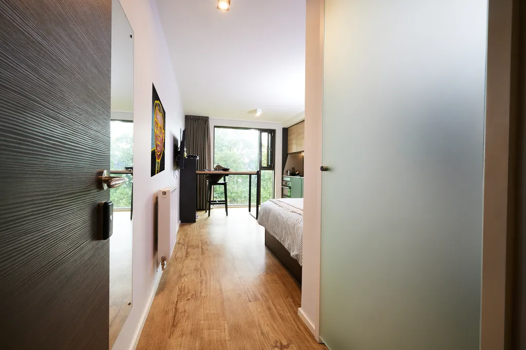  Classic Plus  -  Pebble Mill  - Gallery -  8