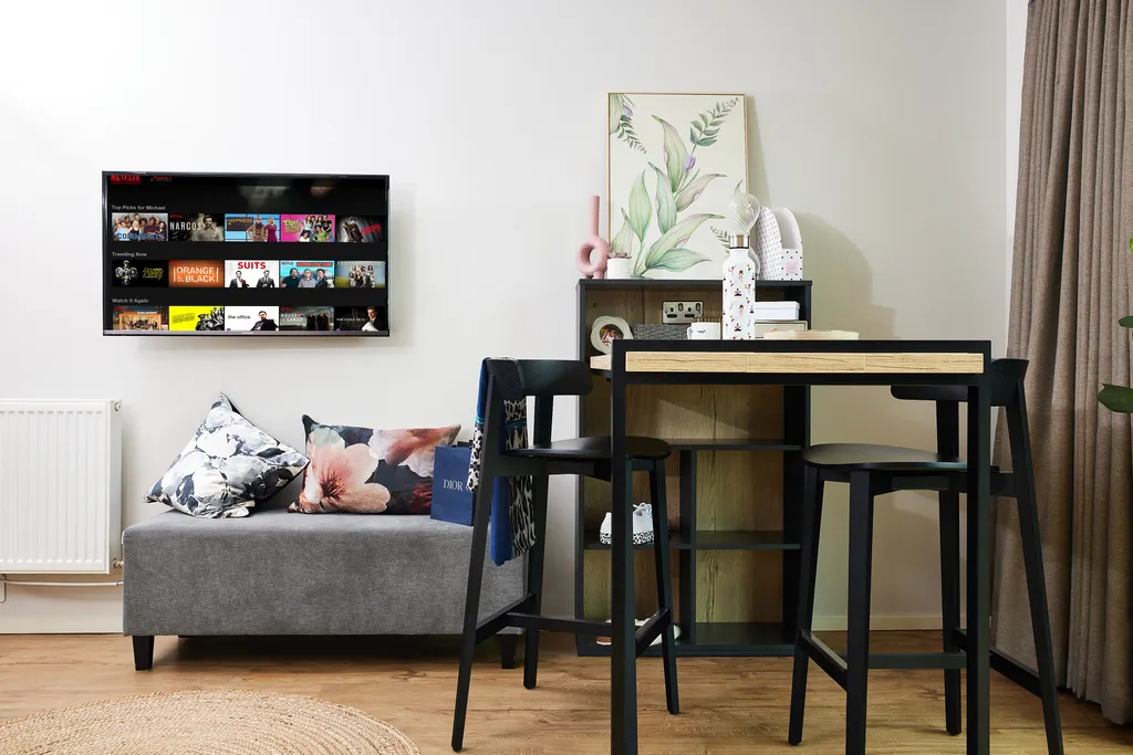  Premium  -  Pebble Mill  - Gallery -  8