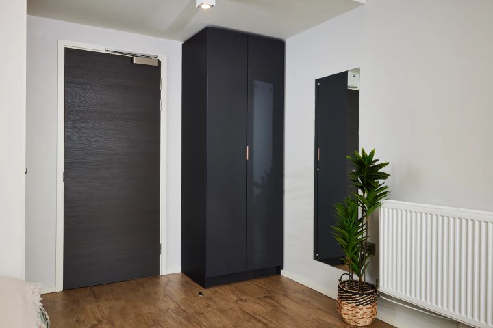  Accessible Room  -  Pebble Mill  - Gallery -  5