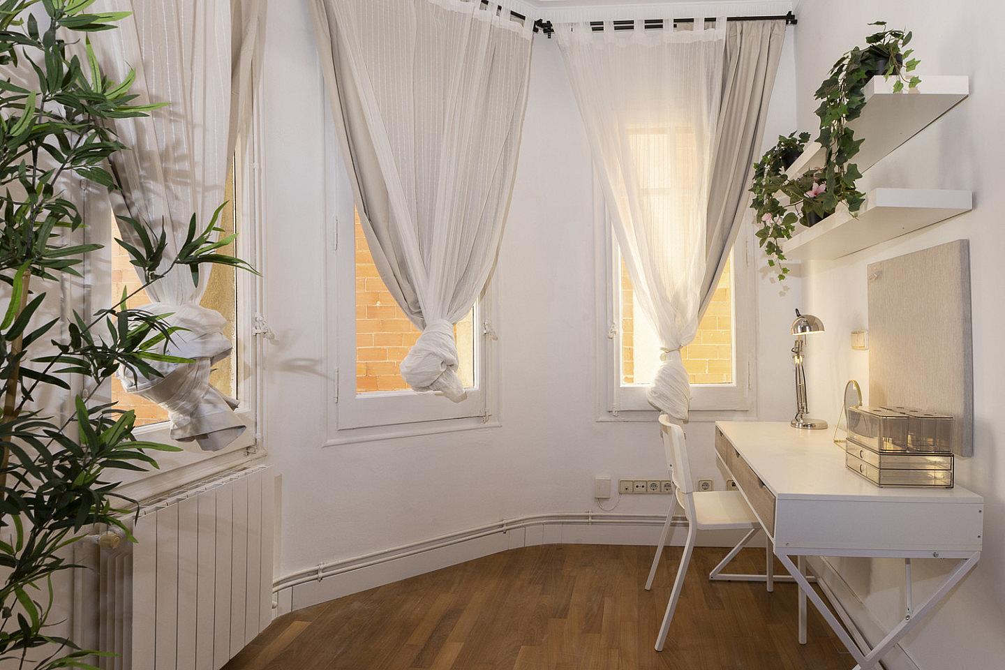  Bedroom 4  -  Luxurious Female Coliving in Sarria San Gervasi with City Views and Market Access  - Gallery -  17