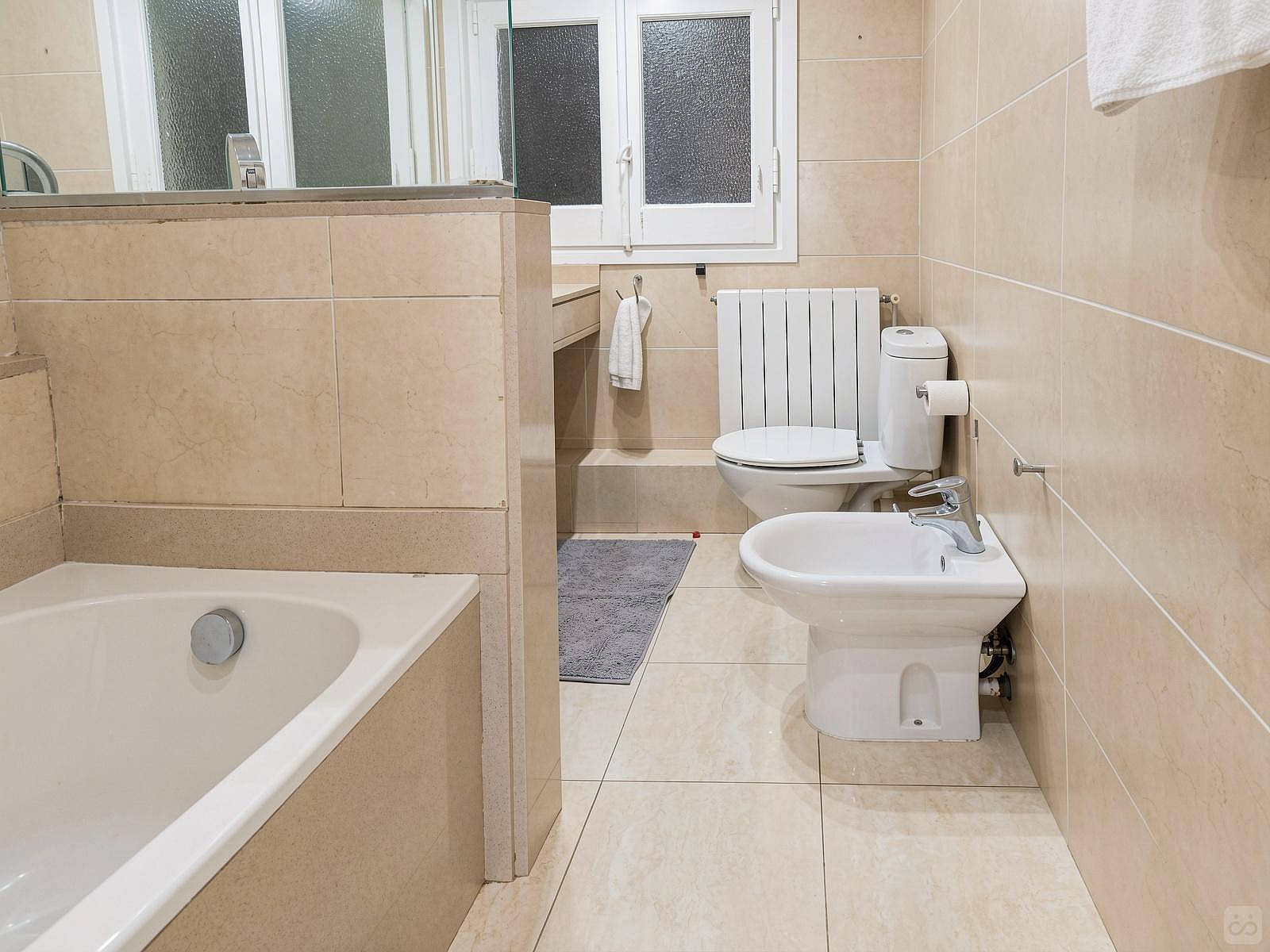  Bedroom 4  -  Luxurious Female Coliving in Sarria San Gervasi with City Views and Market Access  - Gallery -  26