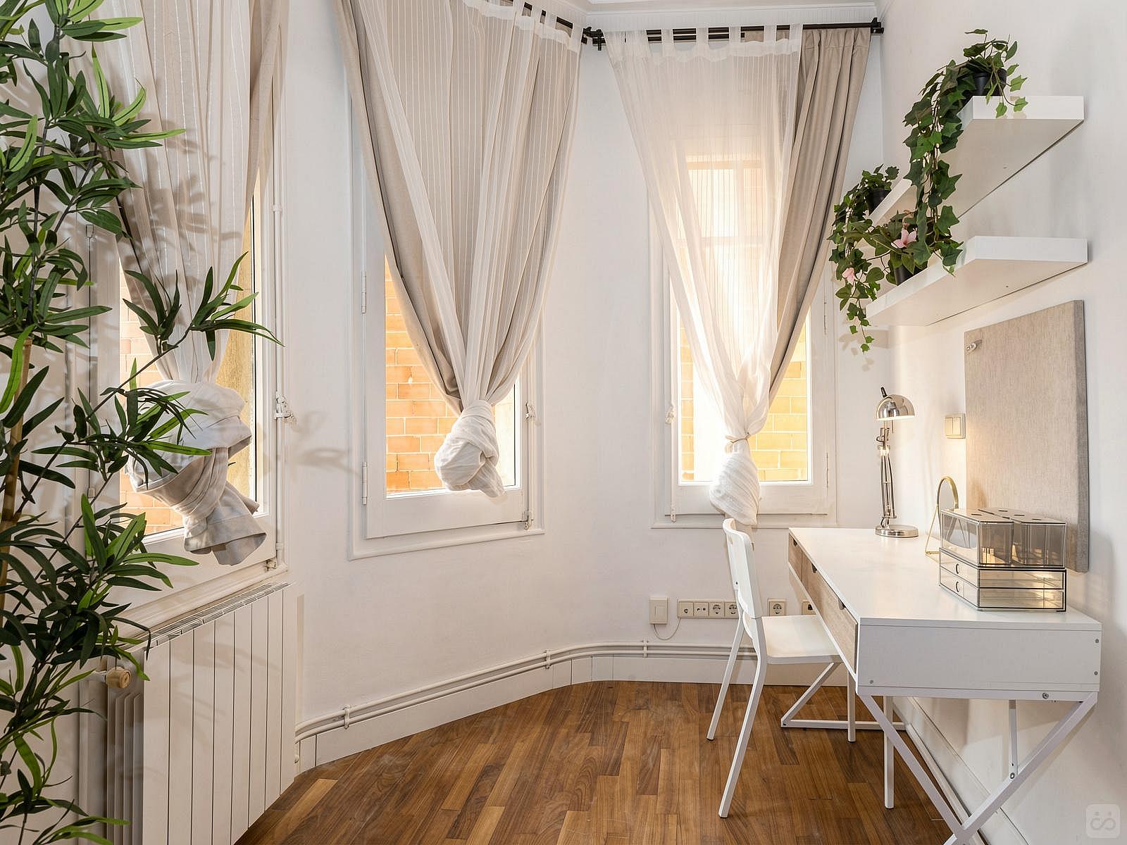  Bedroom 4  -  Luxurious Female Coliving in Sarria San Gervasi with City Views and Market Access  - Gallery -  25