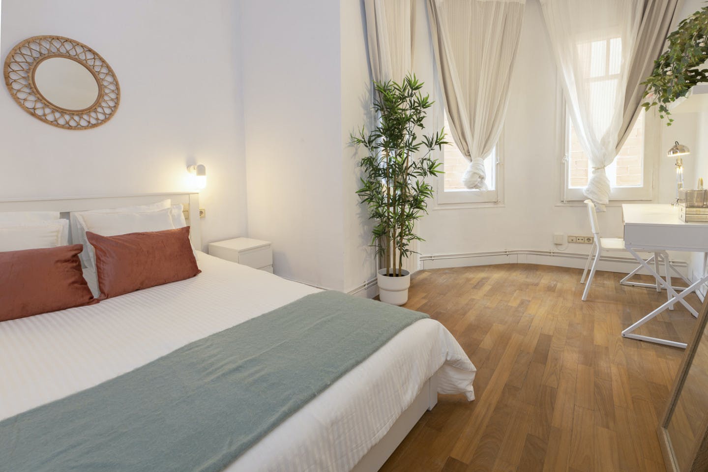  Bedroom 4  -  Luxurious Female Coliving in Sarria San Gervasi with City Views and Market Access  - Gallery -  4