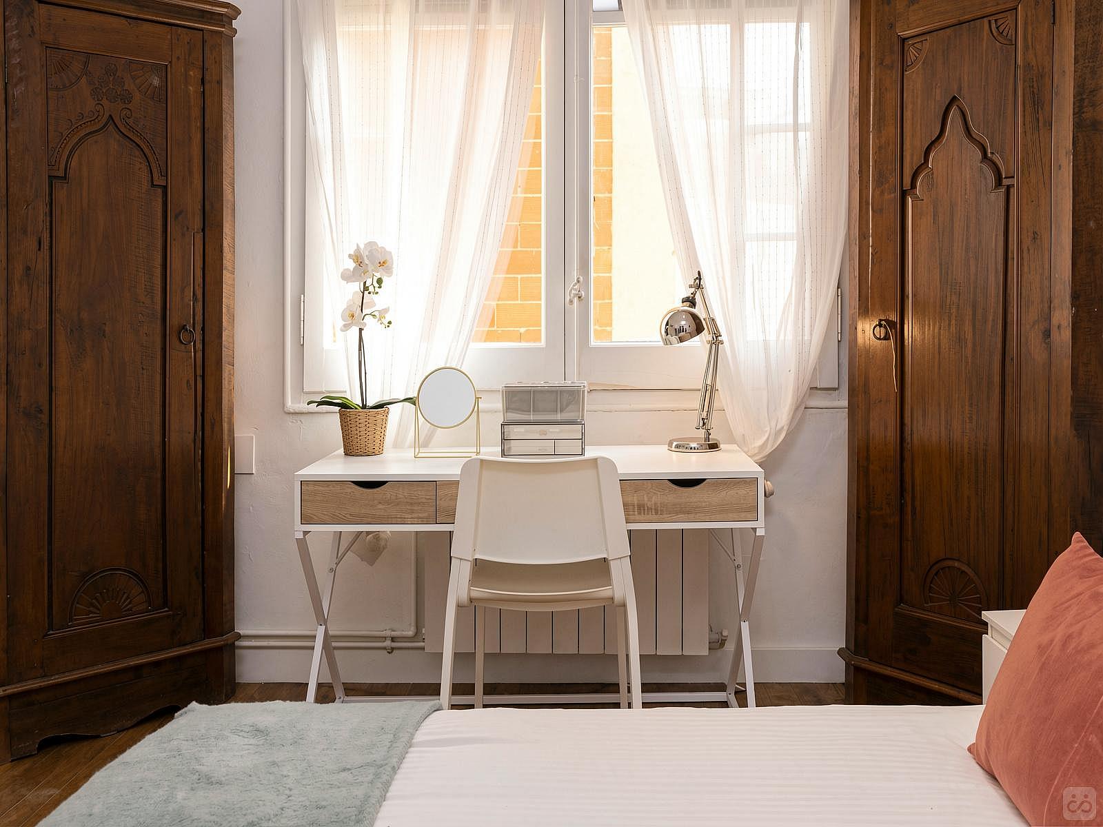  Bedroom 5  -  Luxurious Female Coliving in Sarria San Gervasi with City Views and Market Access  - Gallery -  24