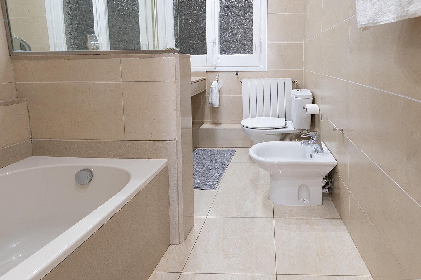  Bedroom 5  -  Luxurious Female Coliving in Sarria San Gervasi with City Views and Market Access  - Gallery -  18