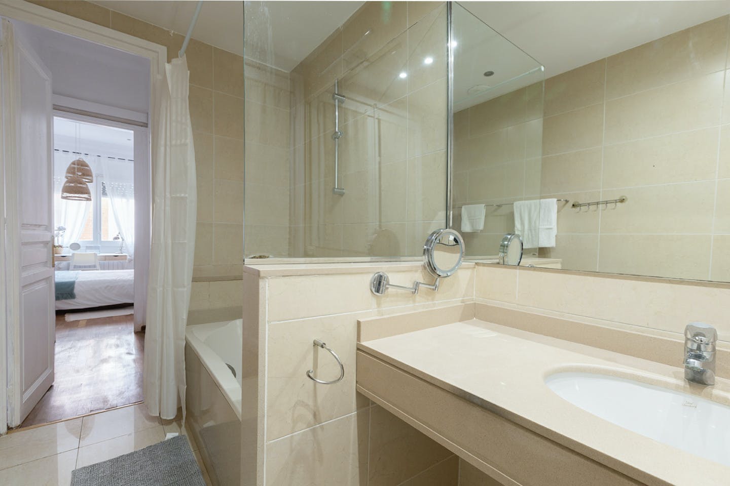  Bedroom 5  -  Luxurious Female Coliving in Sarria San Gervasi with City Views and Market Access  - Gallery -  3