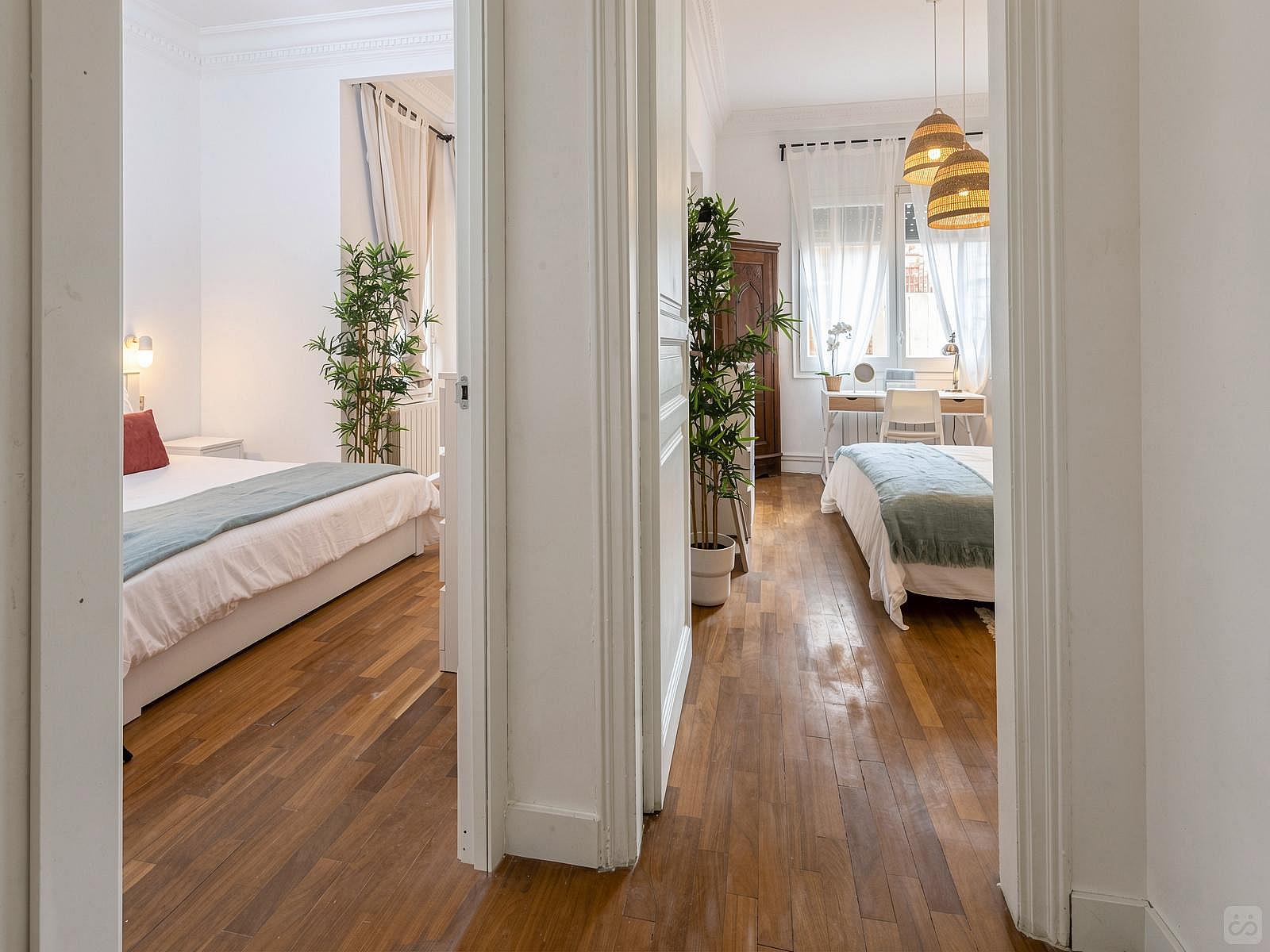  Room 1 - Beautiful, Bright & Big Double Room  -  Luxurious Female Coliving in Sarria San Gervasi with City Views and Market Access  - Gallery -  14