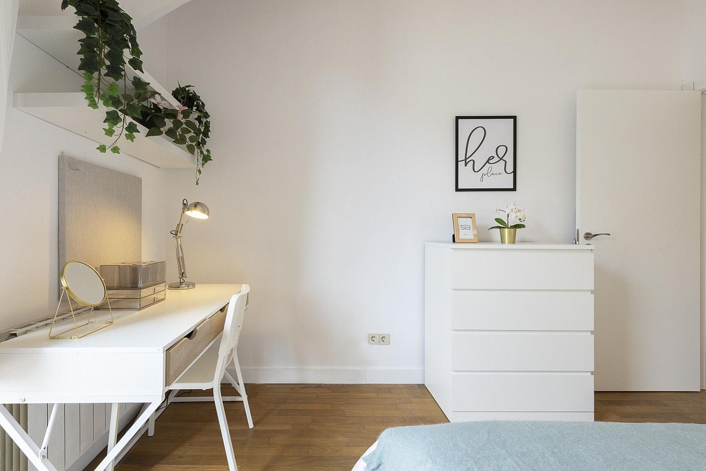  Room 1 - Beautiful, Bright & Big Double Room  -  Luxurious Female Coliving in Sarria San Gervasi with City Views and Market Access  - Gallery -  2