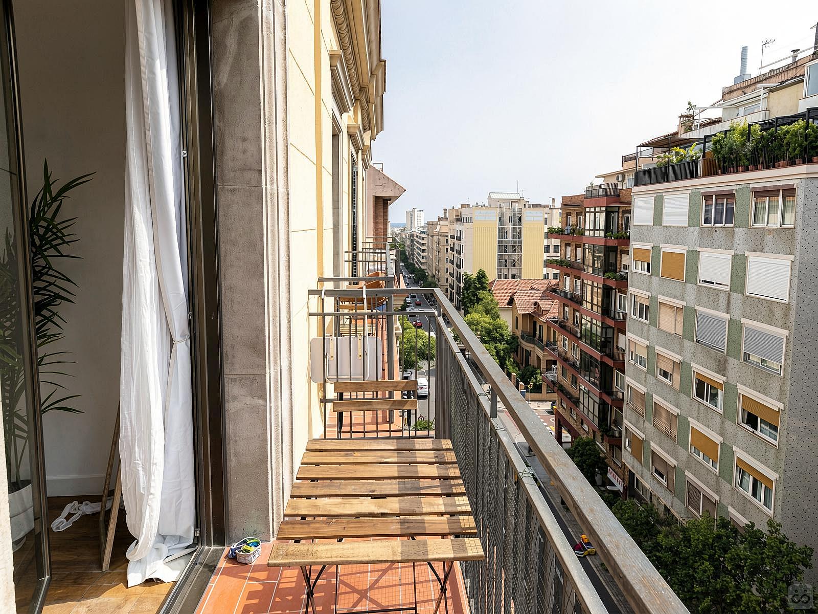  Room 1 - Beautiful, Bright & Big Double Room  -  Luxurious Female Coliving in Sarria San Gervasi with City Views and Market Access  - Gallery -  15