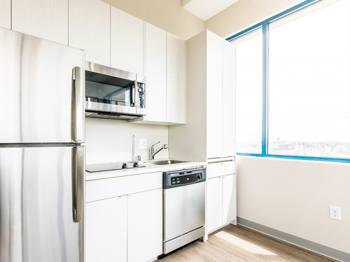 735 West - Rooms