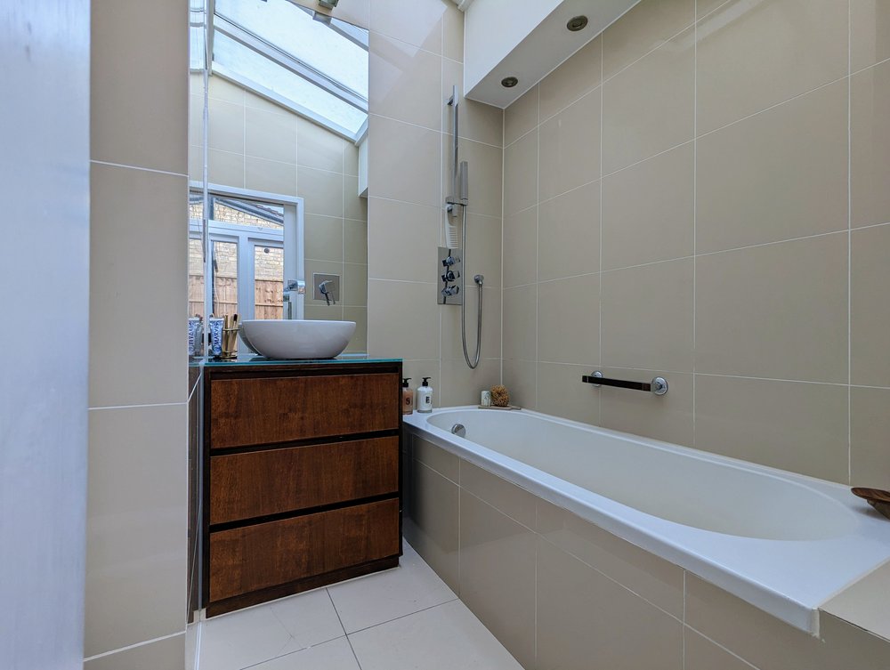  2-Bed Apartment With Private Garden  -  Belsize Park  - Gallery -  6