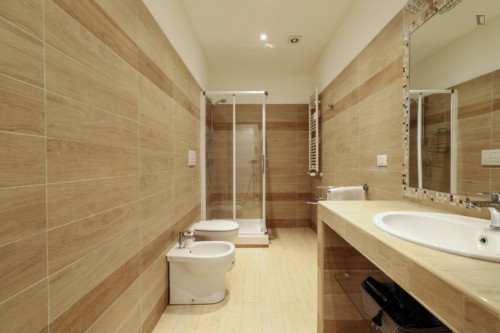 Cosy 3-Bedroom apartment near City Center / Large Size