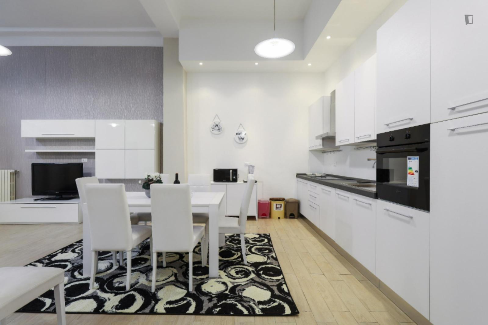 Cosy 3-Bedroom Apartment Near City Center / Large Size - Cosy 3-Bedroom apartment near City Center / Large Size - Gallery - 1