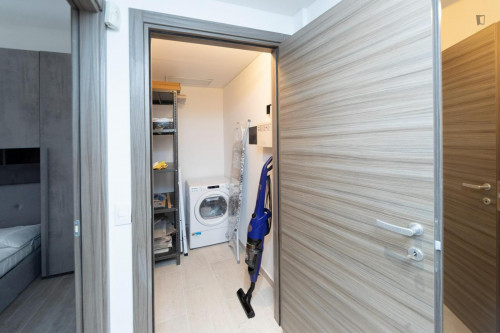 Appealing 3-bedroom flat close to Center and Universities
