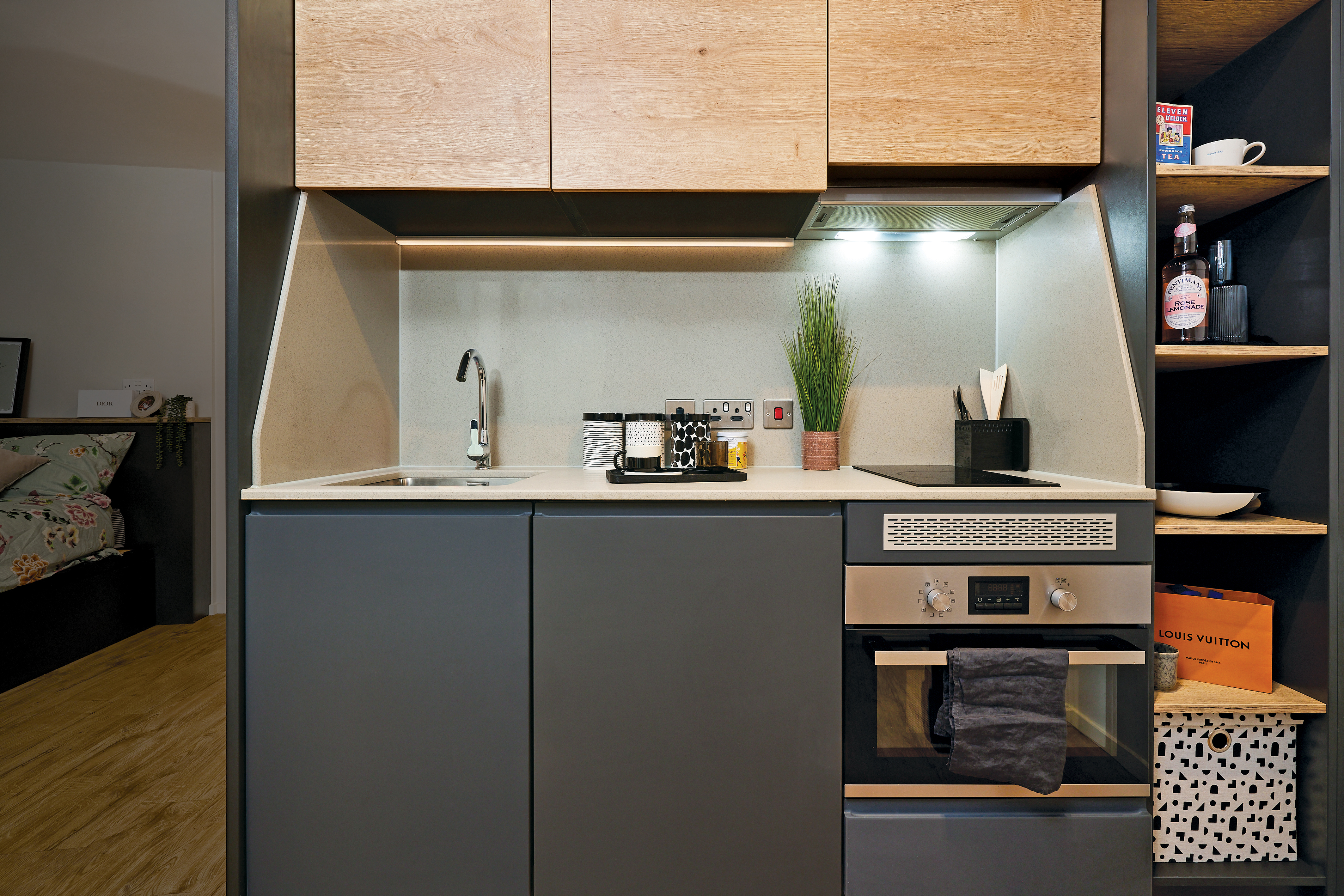 Classic - 51 Weeks - Annual - Portland Crescent - Gallery - 1